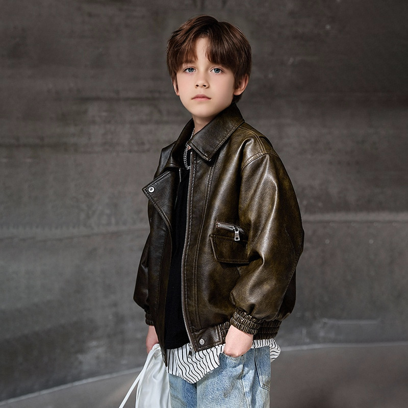 Streetwear Brand Photography - Jaket Anak Laki-Laki Warna Hijau Tua