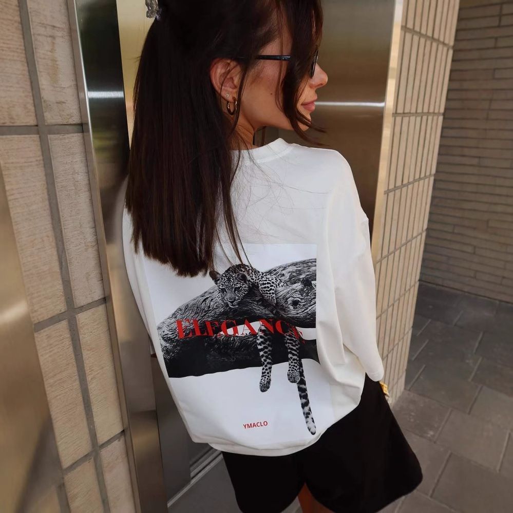 Kaos Putih Minimalis dengan Ce - Streetwear Brand Graphic Designer ulasan dan harga